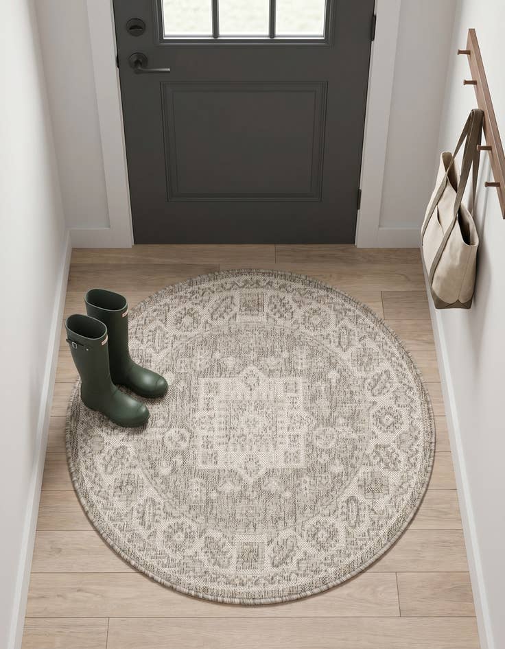 Detail image of 3' x 3' Easy-Clean Aztec Indoor / Outdoor Round Rug