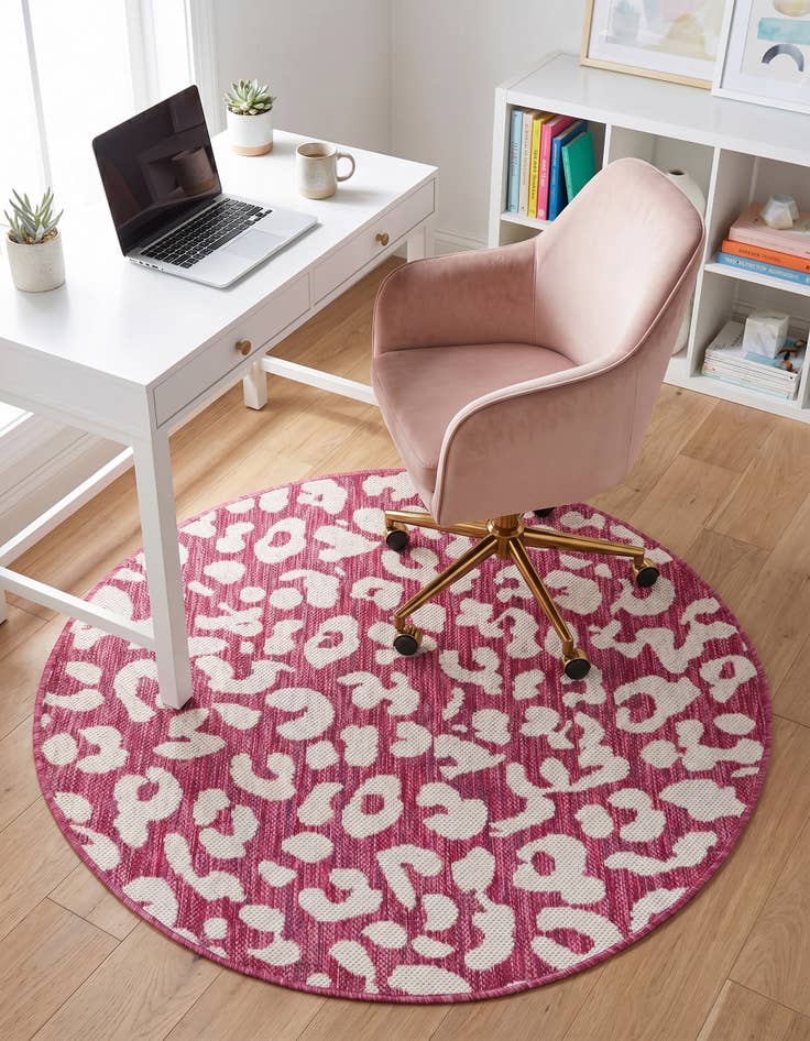 Detail image of 3' x 3' Easy-Clean Safari Indoor / Outdoor Round Rug