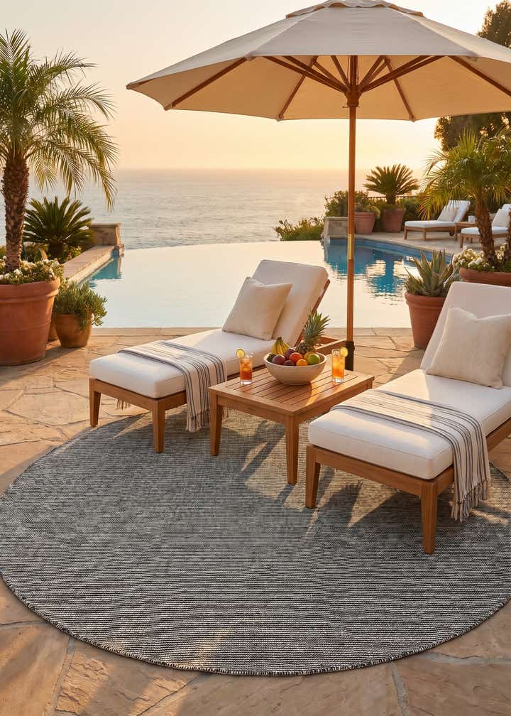 7' 10 x 7' 10 Easy-Clean Jill Zarin Palm Springs Indoor / Outdoor Round Rug