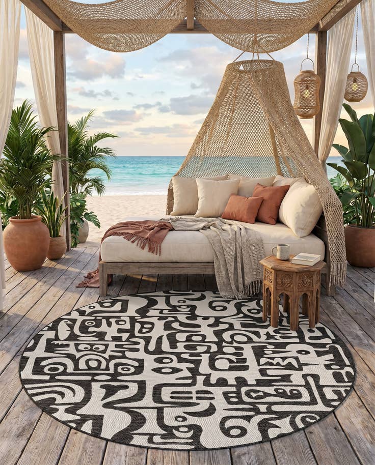 Detail image of 7' 10 x 7' 10 Easy-Clean Modern Indoor / Outdoor Round Rug