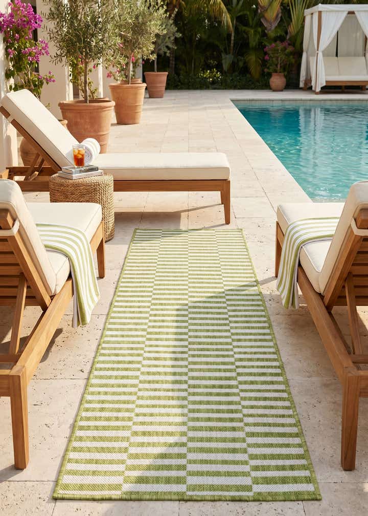 2' x 6' Easy-Clean Striped Indoor / Outdoor Runner Rug