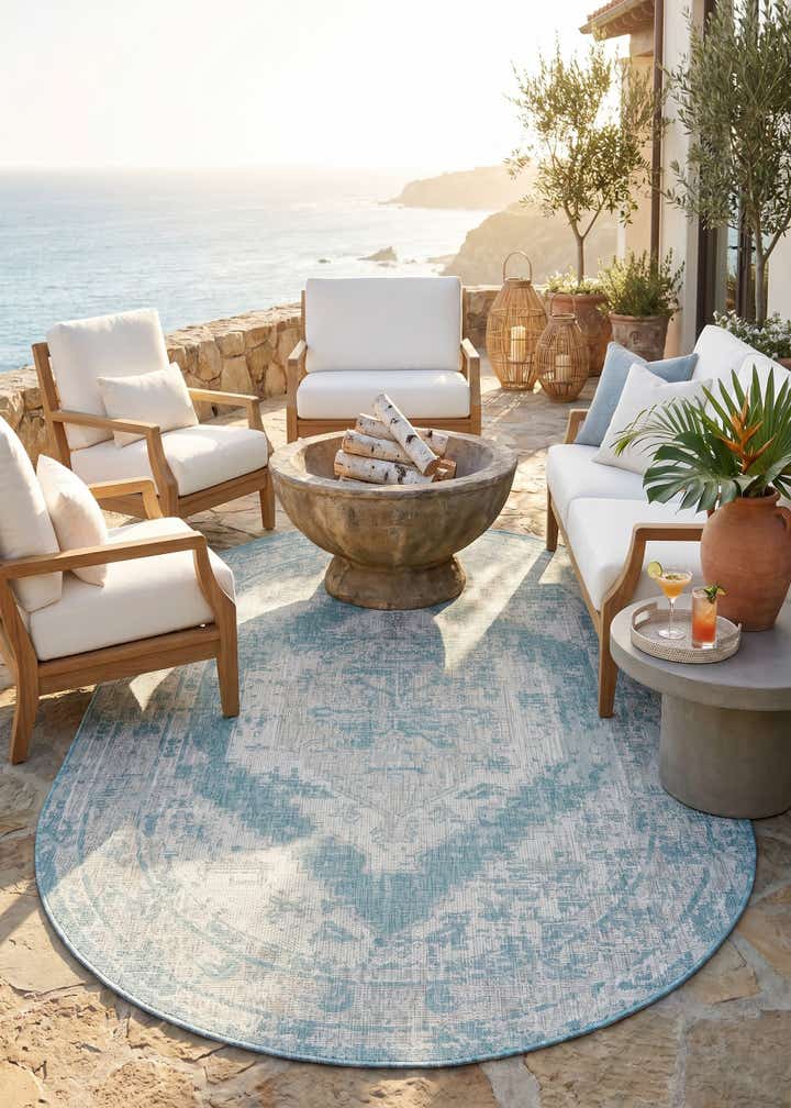 5' 3 x 8' Easy-Clean Traditional Indoor / Outdoor Oval Rug