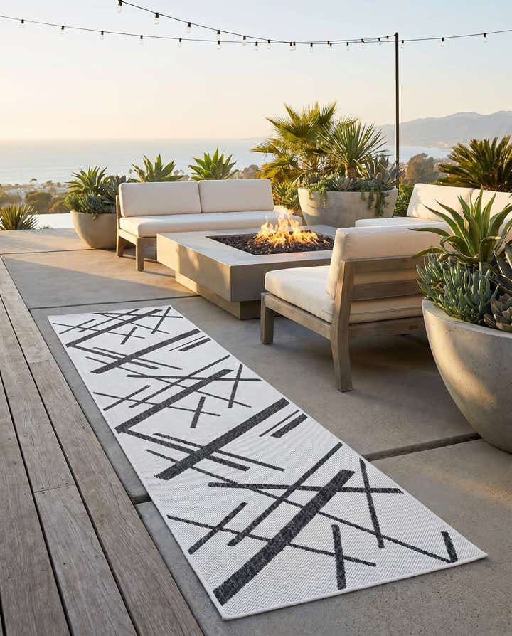 2' x 8' Easy-Clean Modern Indoor / Outdoor Runner Rug