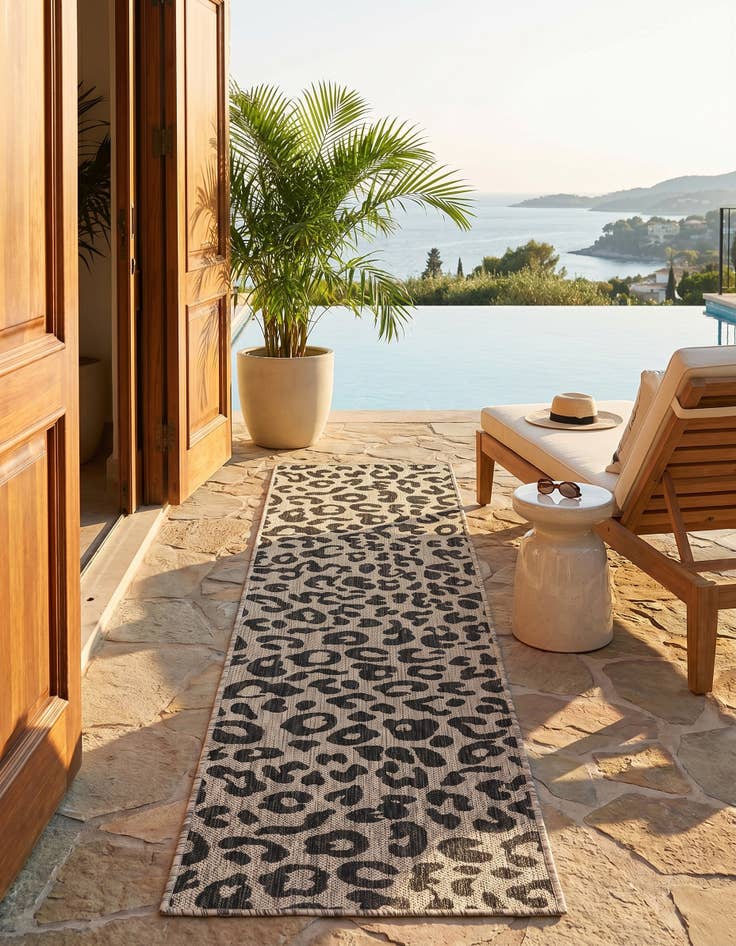 Detail image of 2' x 8' Easy-Clean Safari Indoor / Outdoor Runner Rug