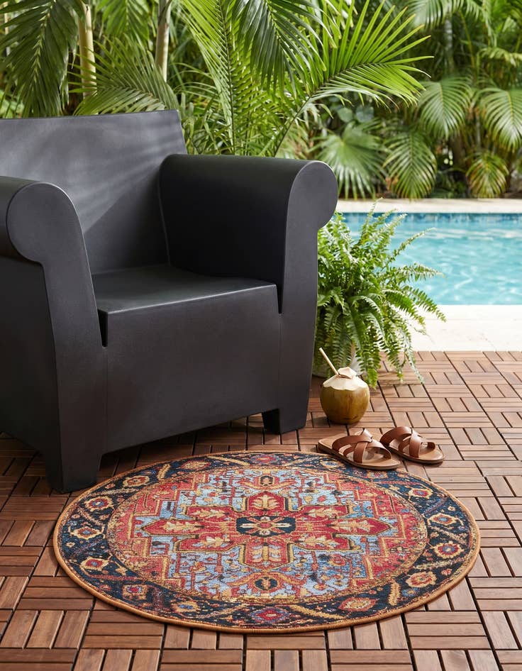 Detail image of 3' x 3' Easy-Clean Traditional Indoor / Outdoor Round Rug