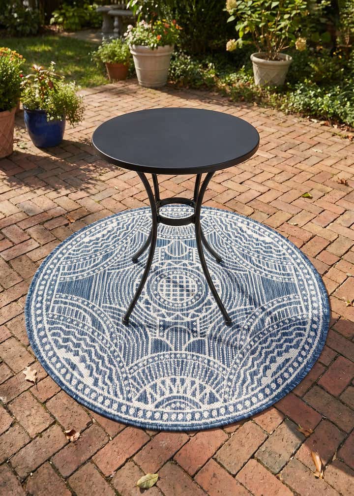 3' x 3' Easy-Clean Traditional Indoor / Outdoor Round Rug