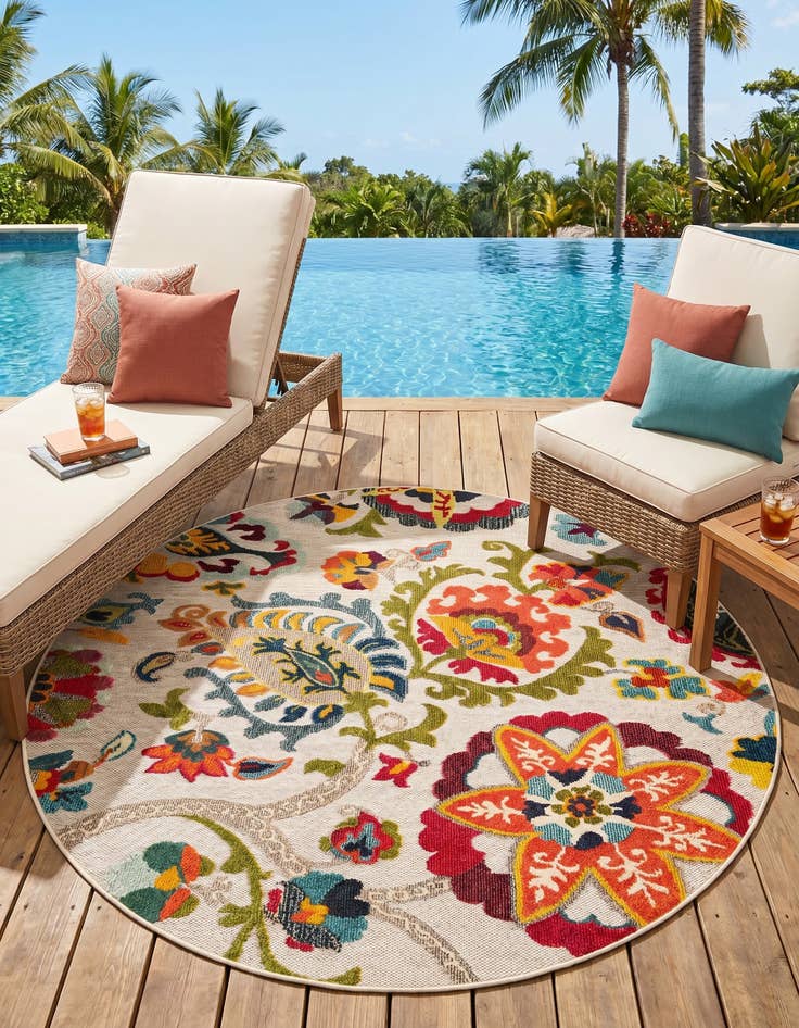 Detail image of 6' x 6' Easy-Clean Casablanca Indoor / Outdoor Round Rug