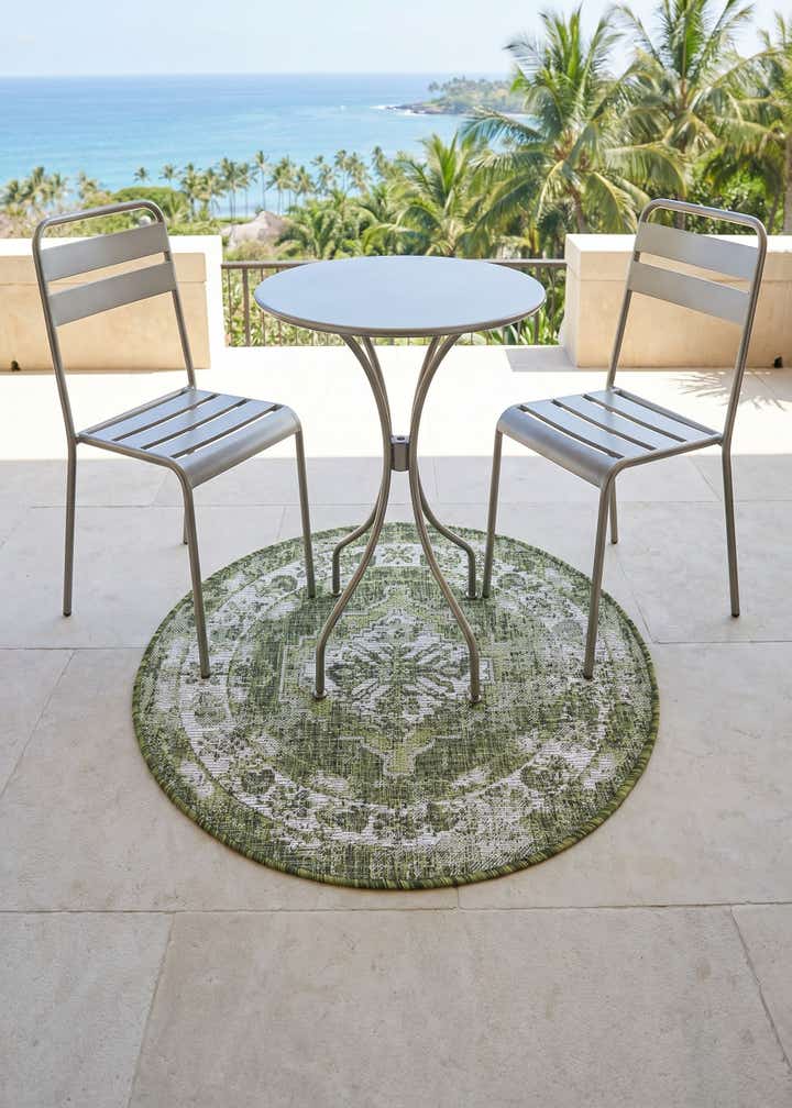 3' x 3' Easy-Clean Traditional Indoor / Outdoor Round Rug