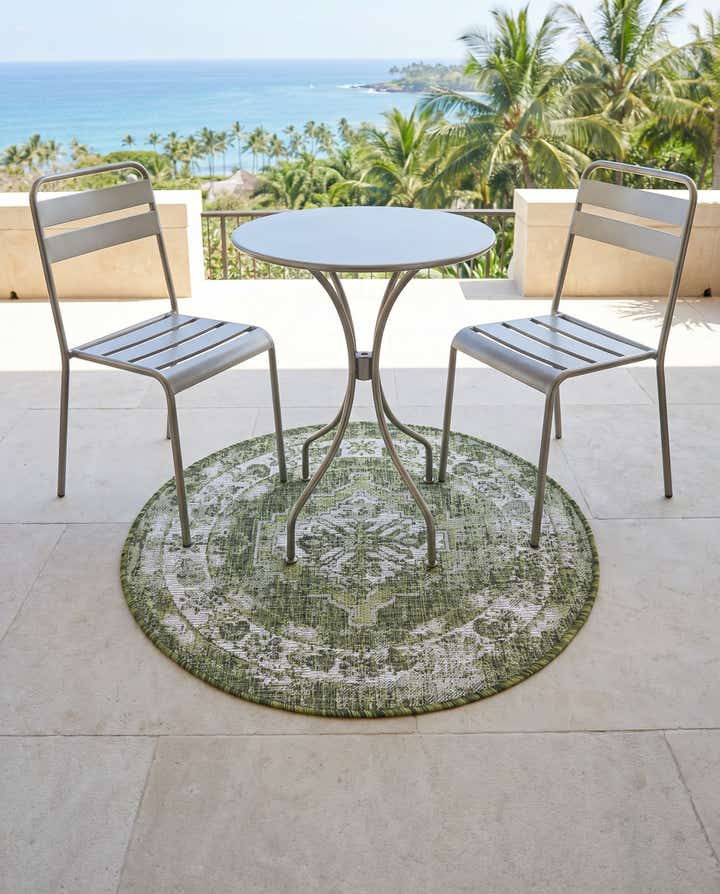 3' x 3' Easy-Clean Traditional Indoor / Outdoor Round Rug