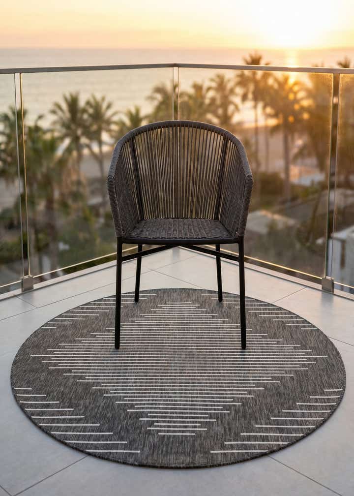 4' x 4' Easy-Clean Modern Indoor / Outdoor Round Rug