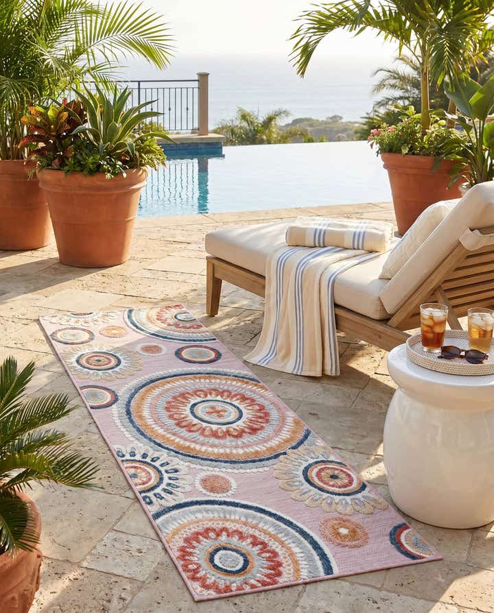 2' 2 x 6' Easy-Clean Botanical Indoor / Outdoor Runner Rug