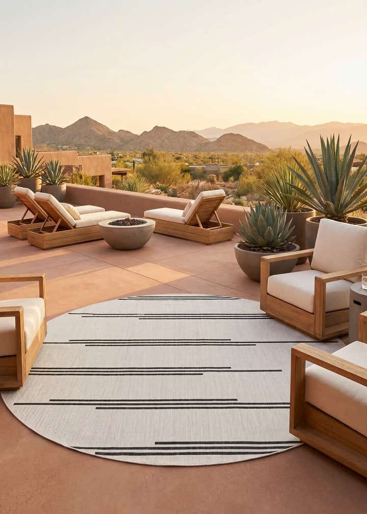 10' x 10' Easy-Clean Modern Indoor / Outdoor Round Rug
