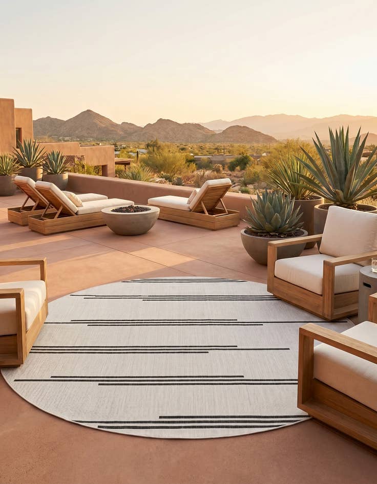 Detail image of 10' x 10' Easy-Clean Modern Indoor / Outdoor Round Rug