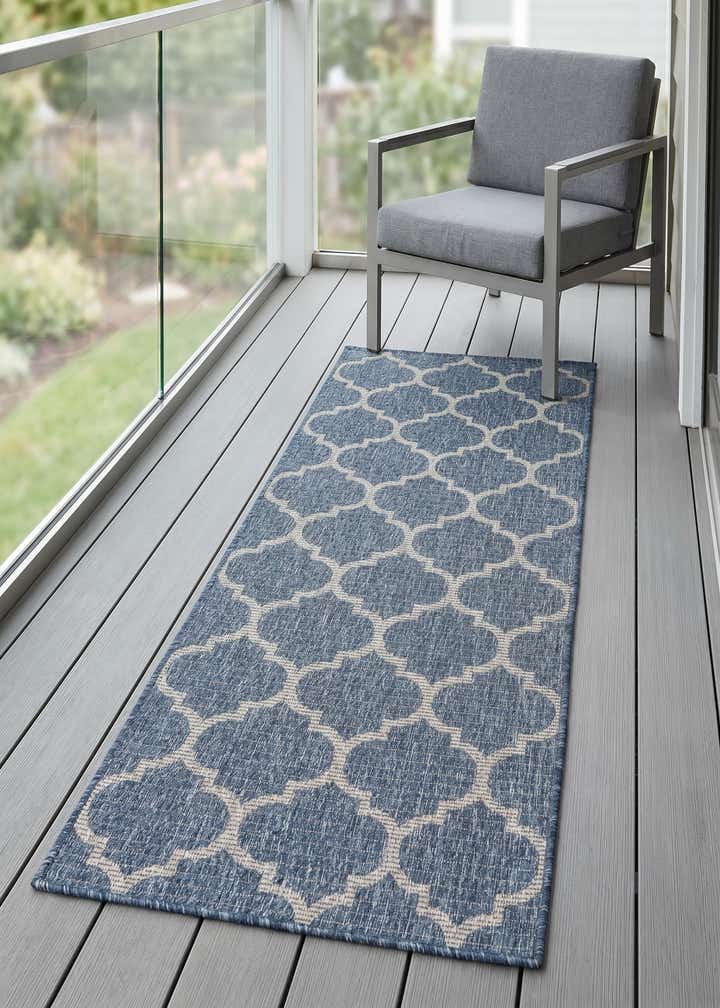 2' x 5' Easy-Clean Lattice Indoor / Outdoor Runner Rug