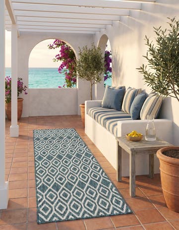 2' x 6' Easy-Clean Jill Zarin Turks and Caicos Indoor / Outdoor Runner Rug