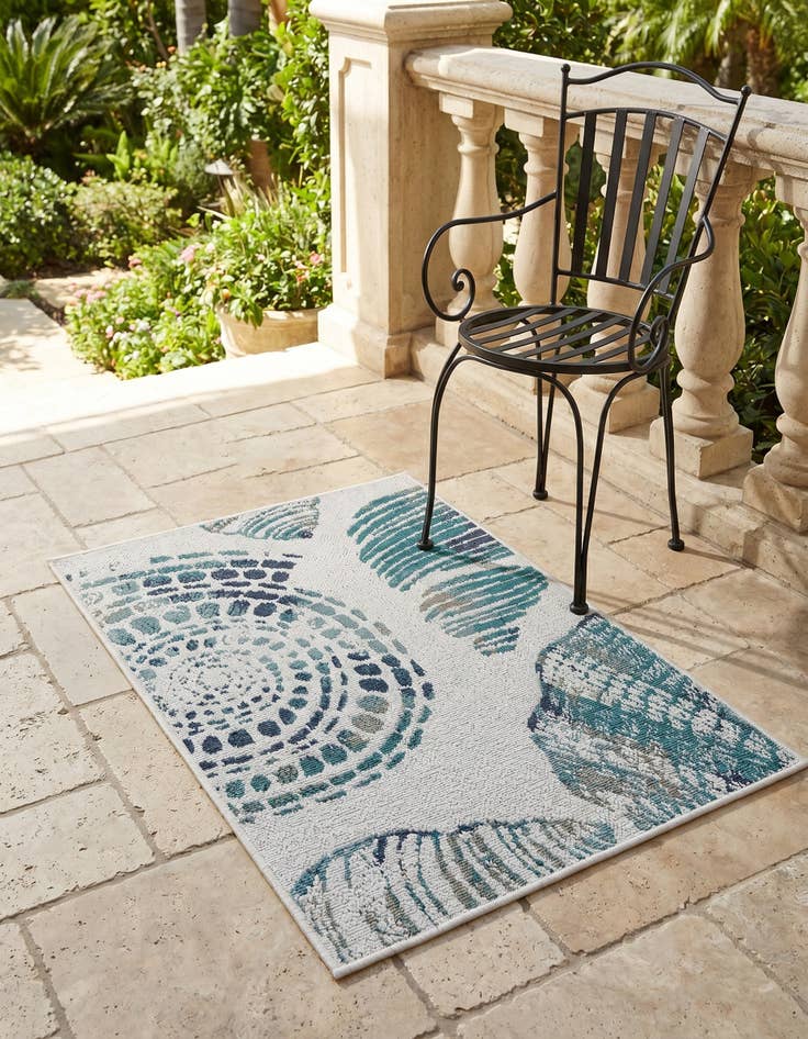 Detail image of 2' x 3' Easy-Clean Coastal Indoor / Outdoor Rug