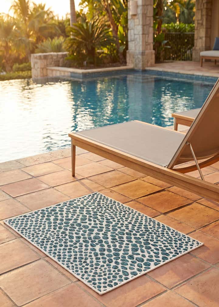 2' x 3' Easy-Clean Jill Zarin Cape Town Indoor / Outdoor Rug