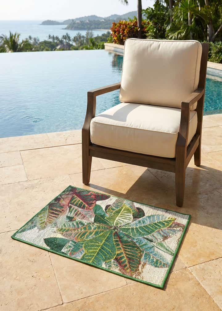 2' x 3' Easy-Clean Botanical Indoor / Outdoor Rug