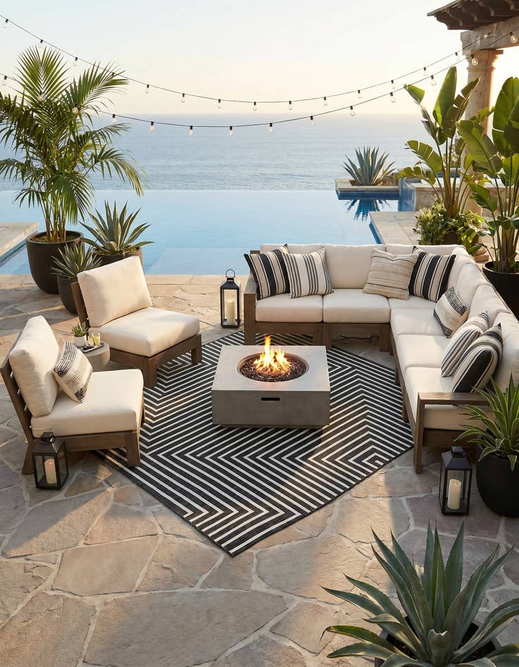 Detail image of 7' 10 x 7' 10 Easy-Clean Modern Indoor / Outdoor Square Rug