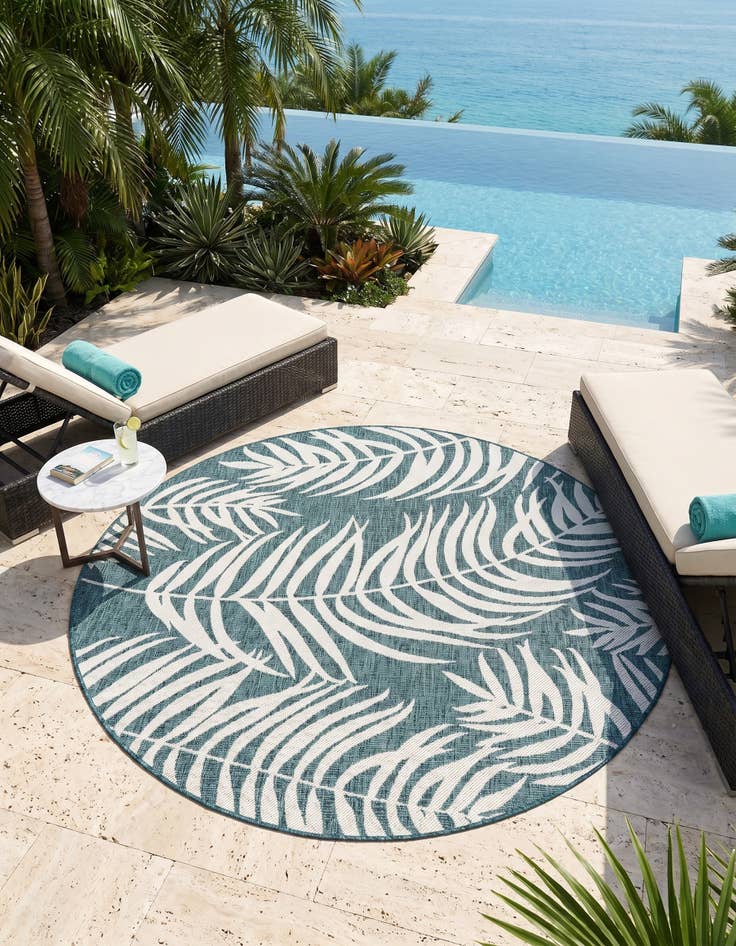 Detail image of 6' x 6' Easy-Clean Botanical Indoor / Outdoor Round Rug
