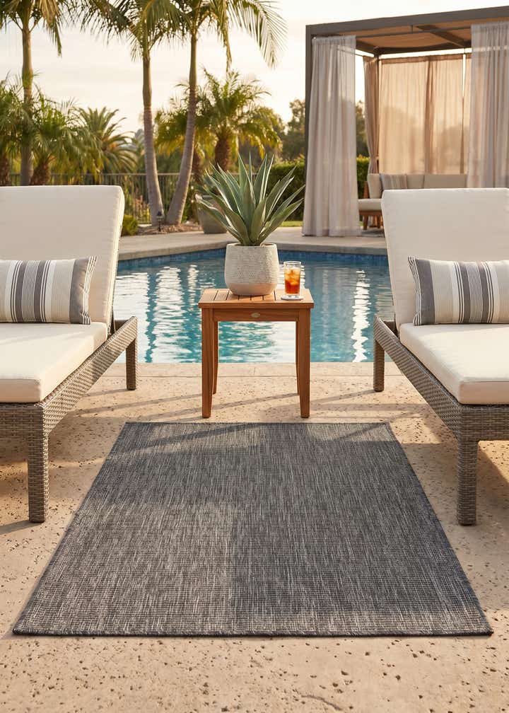 3' 1 x 5' 3 Easy-Clean Solid Indoor / Outdoor Rug