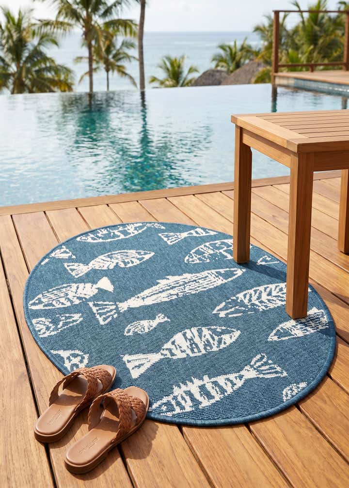 2' x 3' Easy-Clean Coastal Indoor / Outdoor Oval Rug