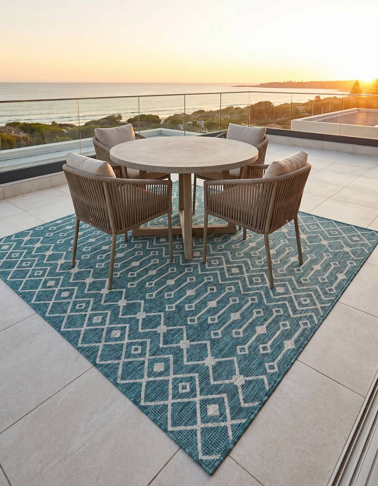 Detail image of 7' 10 x 7' 10 Easy-Clean Trellis Indoor / Outdoor Square Rug