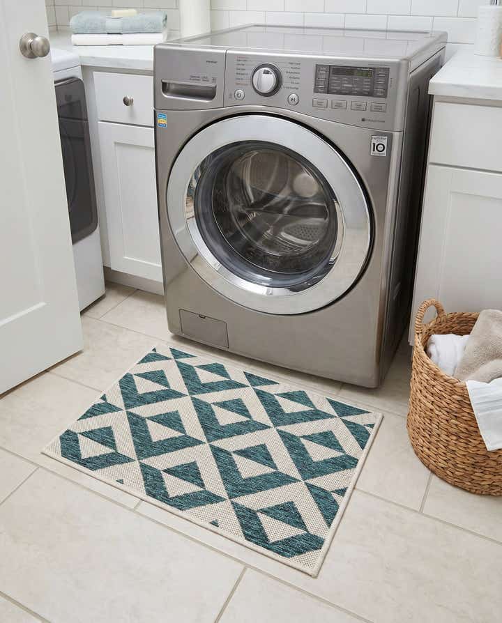 2' x 3' Easy-Clean Jill Zarin Napa Indoor / Outdoor Rug