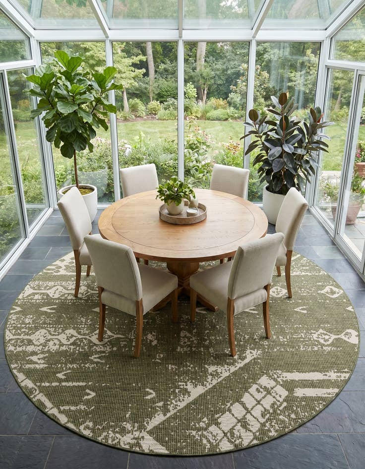 Detail image of 13' x 13' Easy-Clean Bohemian Indoor / Outdoor Round Rug