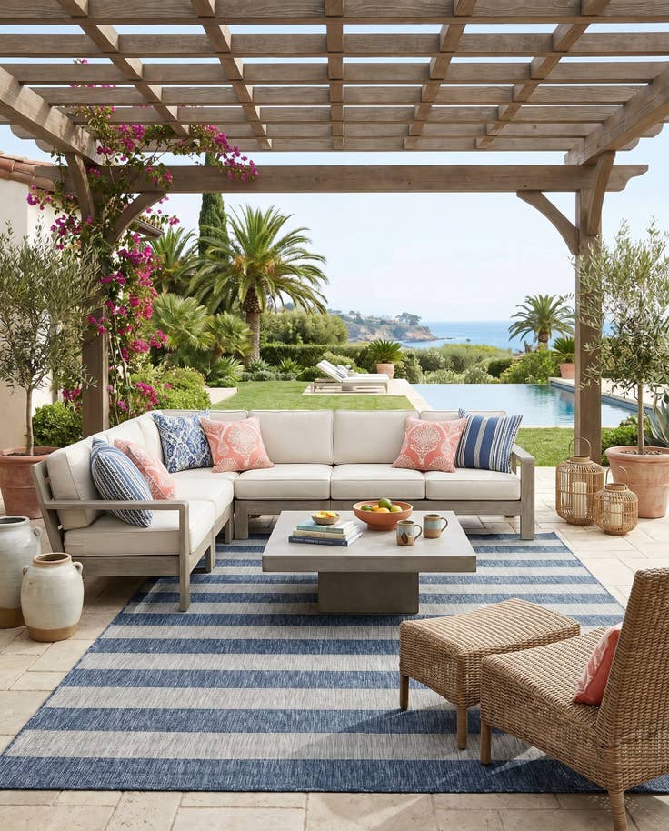 Detail image of 7' 10 x 10' Easy-Clean Ribbon Indoor / Outdoor Rug