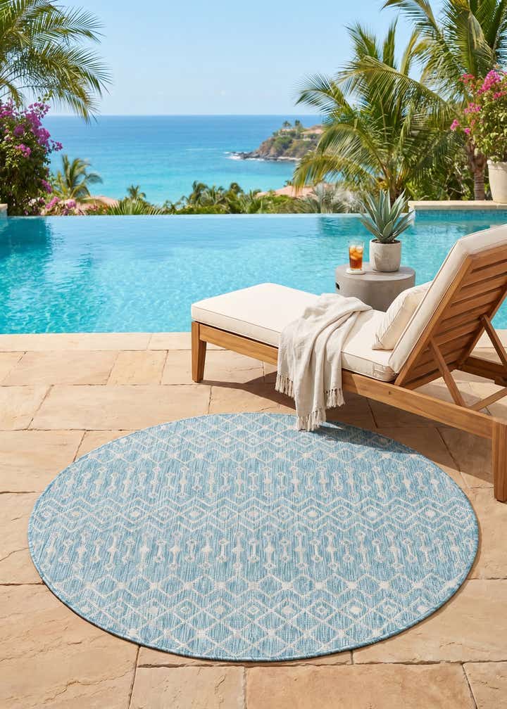 5' 3 x 5' 3 Easy-Clean Trellis Indoor / Outdoor Round Rug