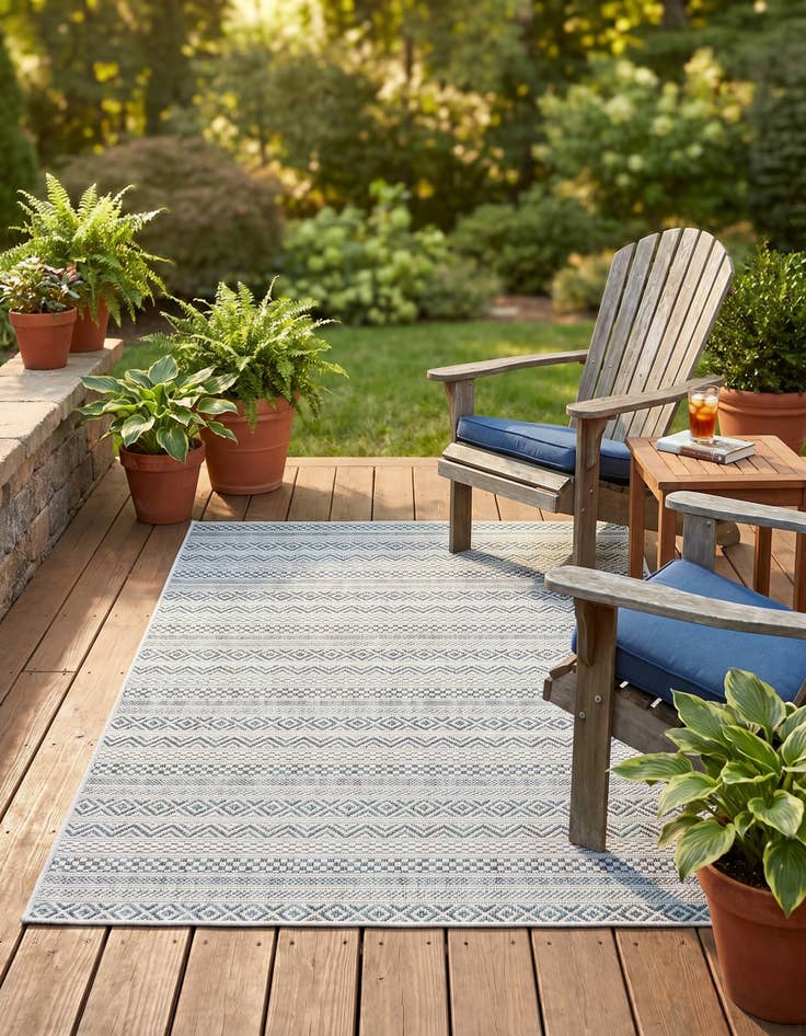 Detail image of 3' x 5' 3 Easy-Clean Striped Indoor / Outdoor Rug