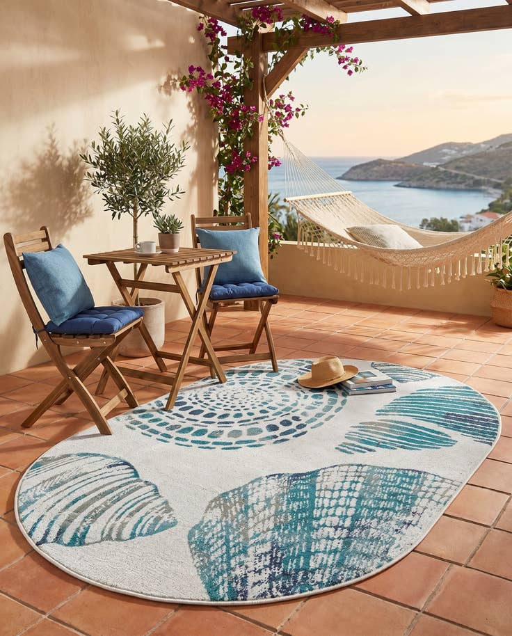 Detail image of 4' x 6' Easy-Clean Coastal Indoor / Outdoor Oval Rug