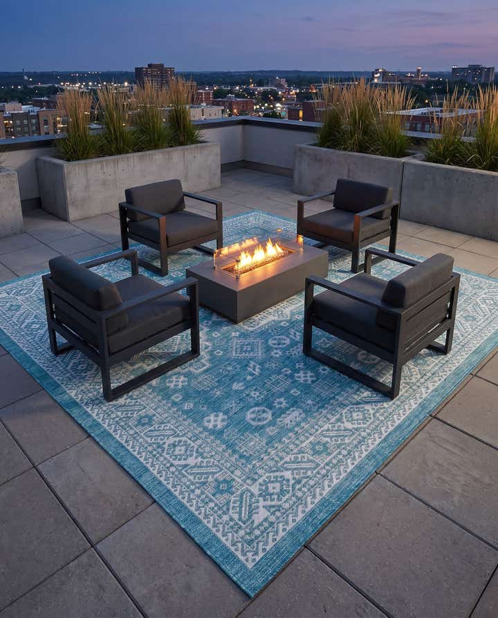 7' 10 x 7' 10 Easy-Clean Aztec Indoor / Outdoor Square Rug