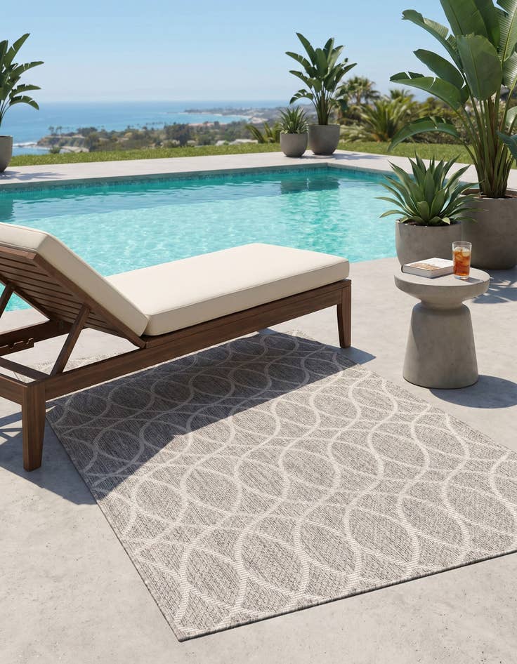 Detail image of 3' x 5' 3 Easy-Clean Trellis Indoor / Outdoor Rug