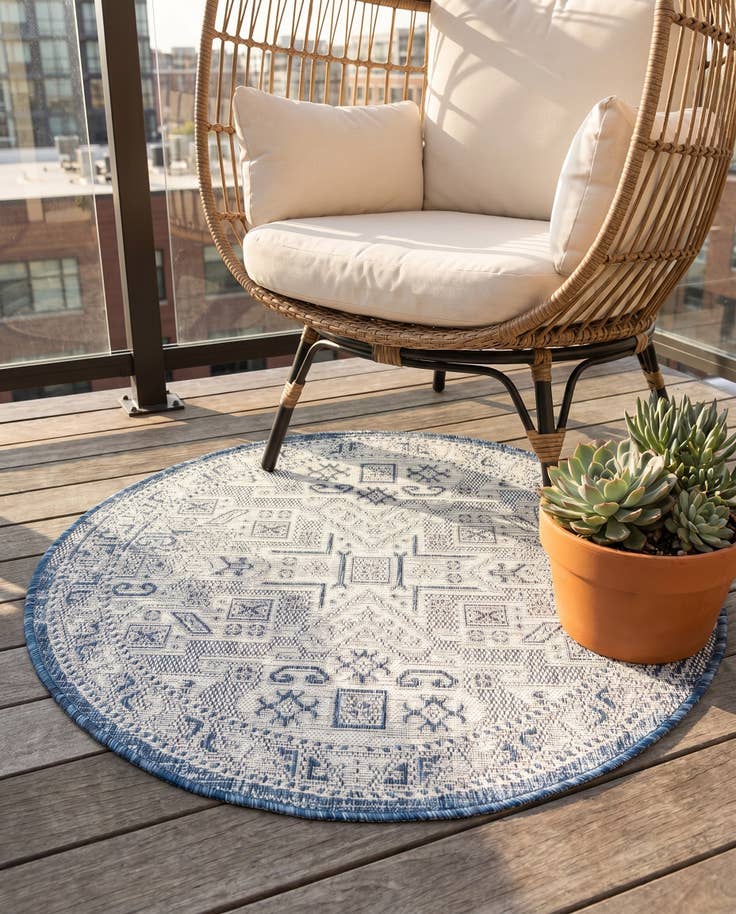 Detail image of 3' x 3' Easy-Clean Aztec Indoor / Outdoor Round Rug