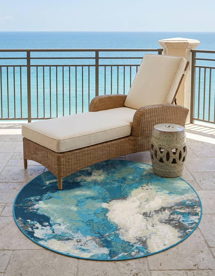Detail image of 3' 3 x 3' 3 Easy-Clean Modern Indoor / Outdoor Round Rug