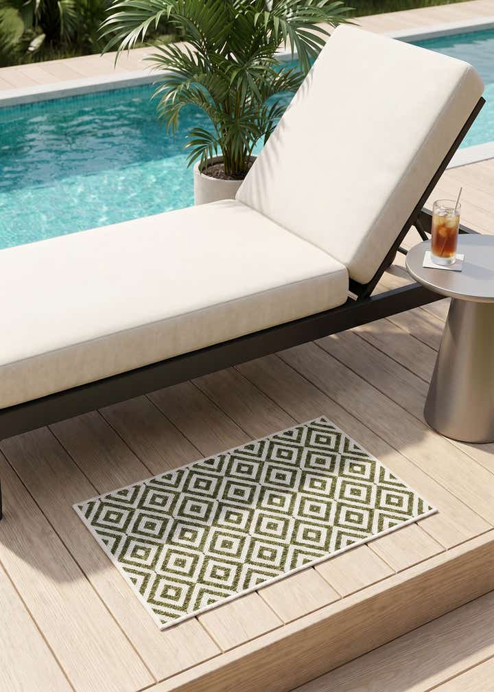 2' x 3' Easy-Clean Jill Zarin Costa Rica Indoor / Outdoor Rug