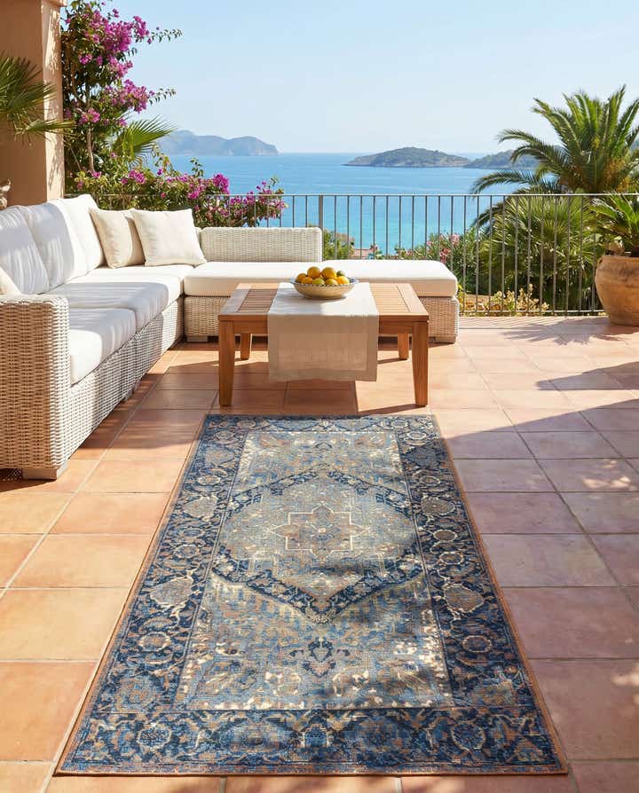 2' 7 x 5' 3 Easy-Clean Traditional Indoor / Outdoor Runner Rug