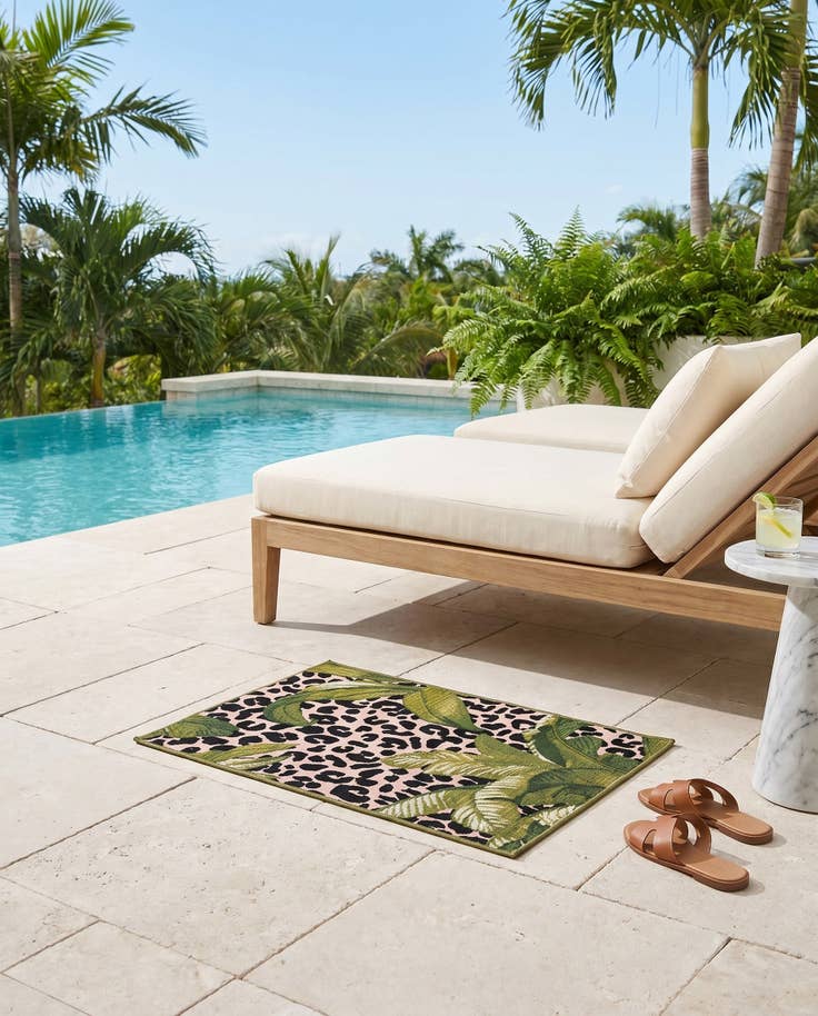 Detail image of 2' x 3' Easy-Clean Botanical Indoor / Outdoor Rug