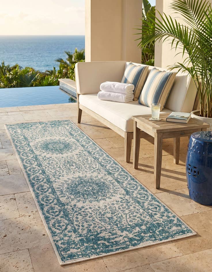 Detail image of 2' x 6' Easy-Clean Traditional Indoor / Outdoor Runner Rug
