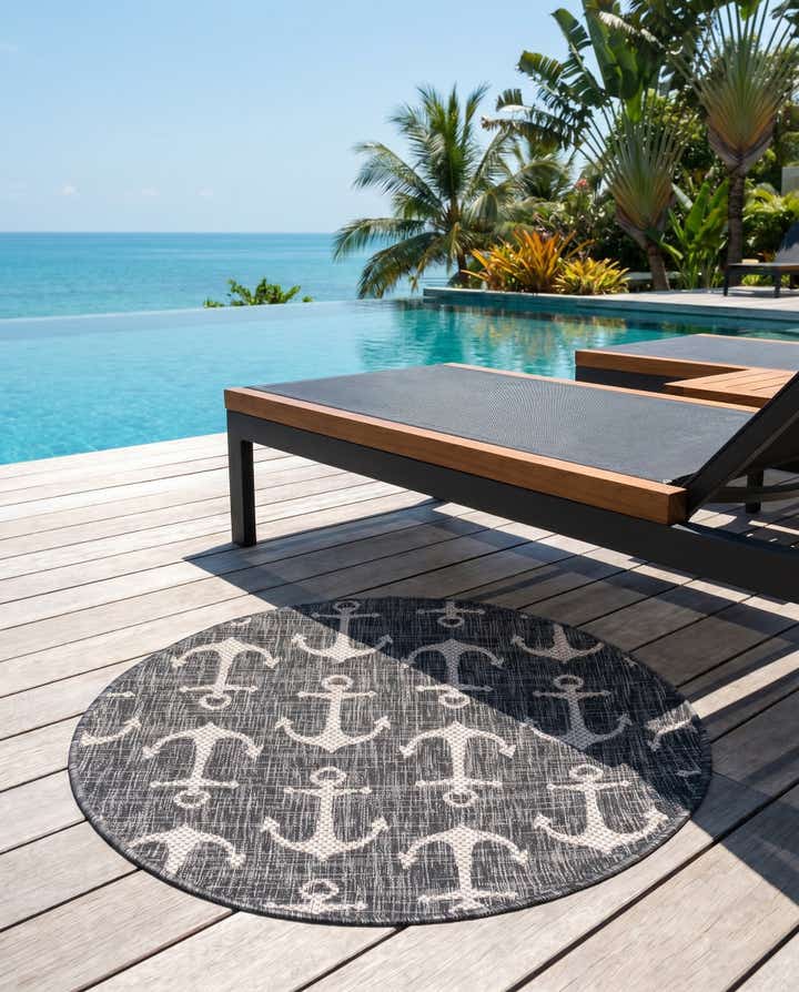 3' x 3' Easy-Clean Coastal Indoor / Outdoor Round Rug