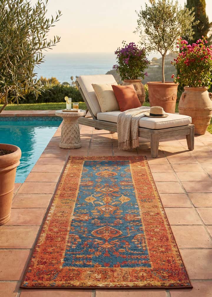 2' x 6' Easy-Clean Traditional Indoor / Outdoor Runner Rug