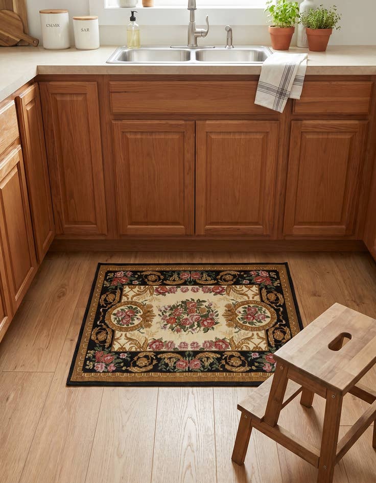 Detail image of 2' x 3' Easy-Clean Traditional Indoor / Outdoor Rug