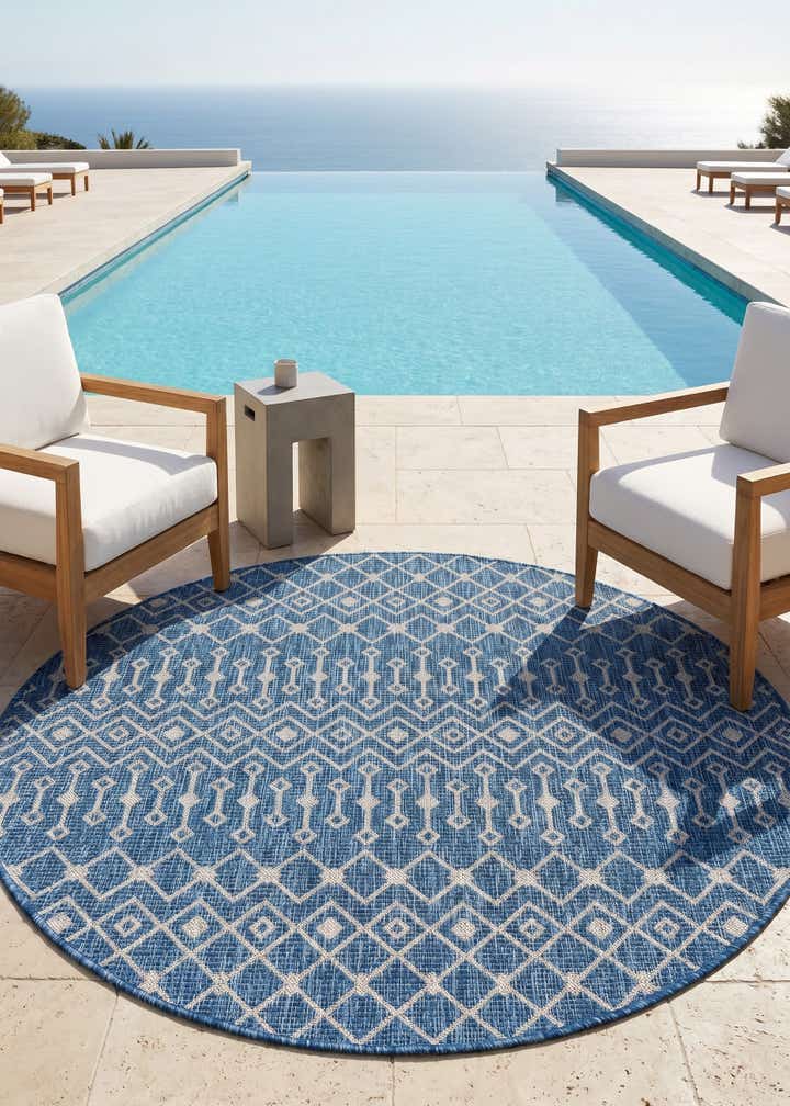 5' 3 x 5' 3 Easy-Clean Trellis Indoor / Outdoor Round Rug