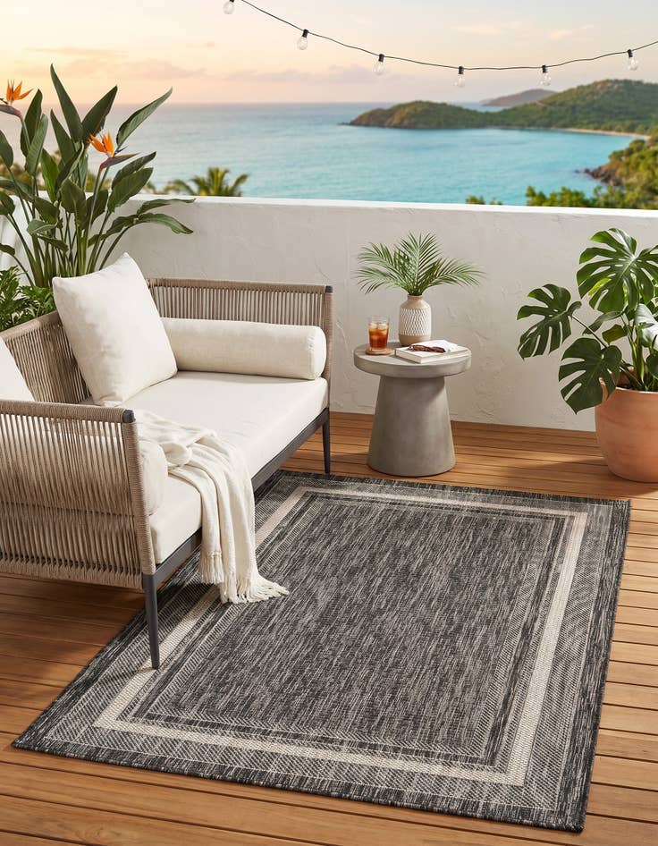 Detail image of 3' x 5' 3 Easy-Clean Border Indoor / Outdoor Rug