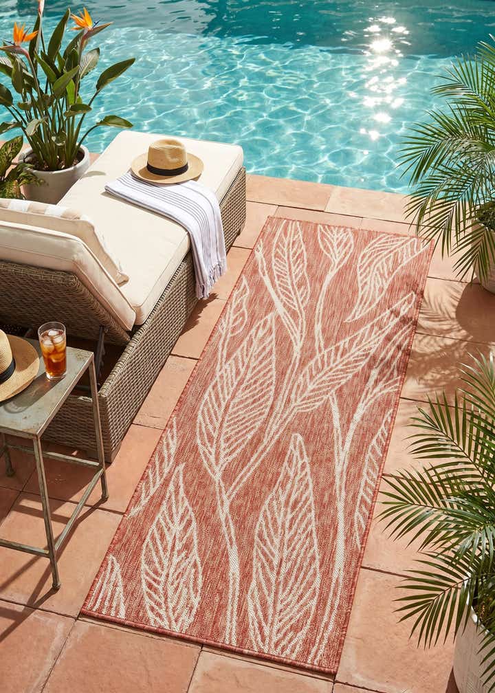 2' x 6' Easy-Clean Botanical Indoor / Outdoor Runner Rug