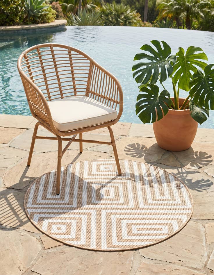 Detail image of 3' x 3' Easy-Clean Modern Indoor / Outdoor Round Rug