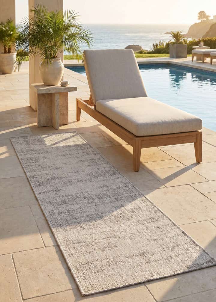 2' x 8' Easy-Clean Modern Indoor / Outdoor Runner Rug