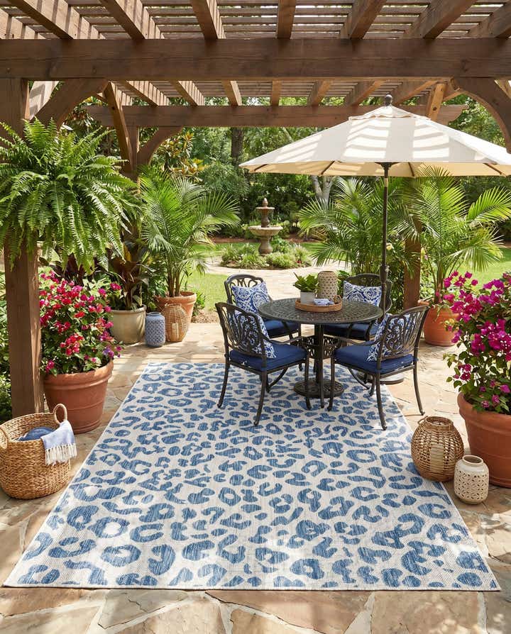 5' 3 x 7' Easy-Clean Safari Indoor / Outdoor Rug